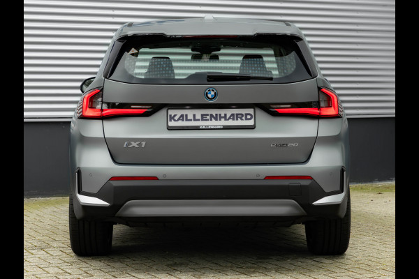 BMW iX1 eDrive20 - 67kWh - Memoryzetel - Massage - Harman Kardon - Camera
