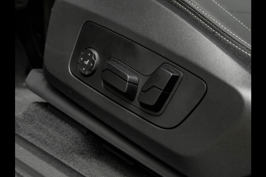 BMW iX1 eDrive20 - 67kWh - Memoryzetel - Massage - Harman Kardon - Camera