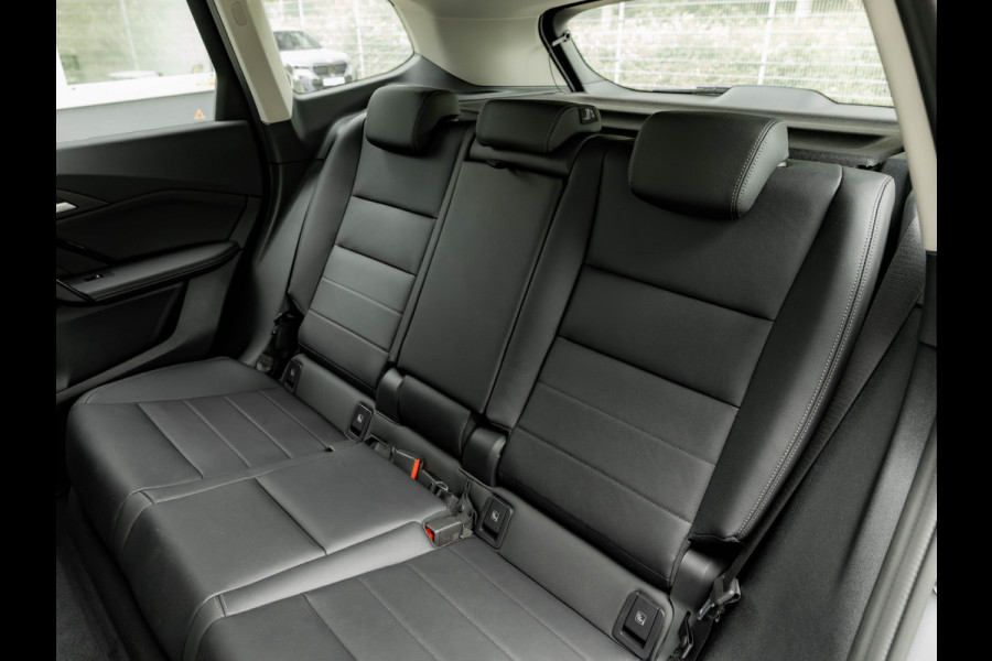 BMW iX1 eDrive20 - 67kWh - Memoryzetel - Massage - Harman Kardon - Camera