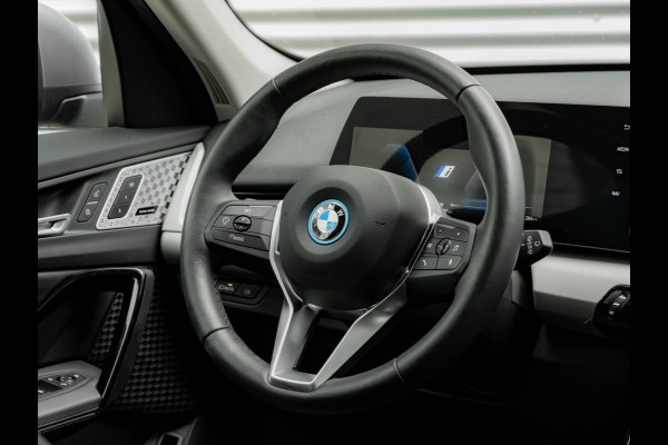 BMW iX1 eDrive20 - 67kWh - Memoryzetel - Massage - Harman Kardon - Camera