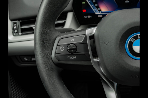BMW iX1 eDrive20 - 67kWh - Memoryzetel - Massage - Harman Kardon - Camera