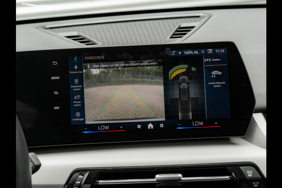BMW iX1 eDrive20 - 67kWh - Memoryzetel - Massage - Harman Kardon - Camera