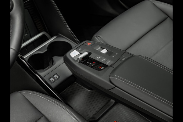BMW iX1 eDrive20 - 67kWh - Memoryzetel - Massage - Harman Kardon - Camera