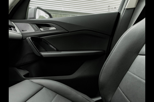 BMW iX1 eDrive20 - 67kWh - Memoryzetel - Massage - Harman Kardon - Camera