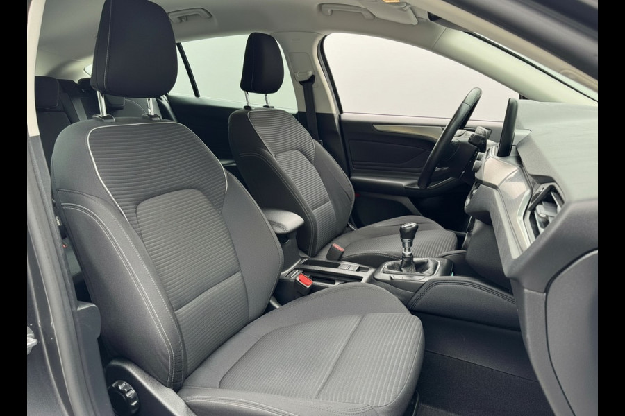 Ford FOCUS Wagon 1.5 ECOBOOST 150PK TITANIUM BUSINESS TREKHAAK/NAVI/PDC/STUURVERW.****
