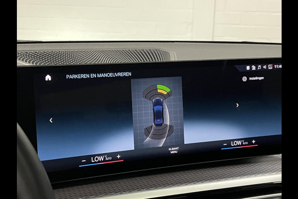BMW 3-serie 330e M Sport | Open dak | Adapt. cruise | Trekhaak | Head-up | Stoelverwarming | Sfeerverlichting | Carplay | Leder