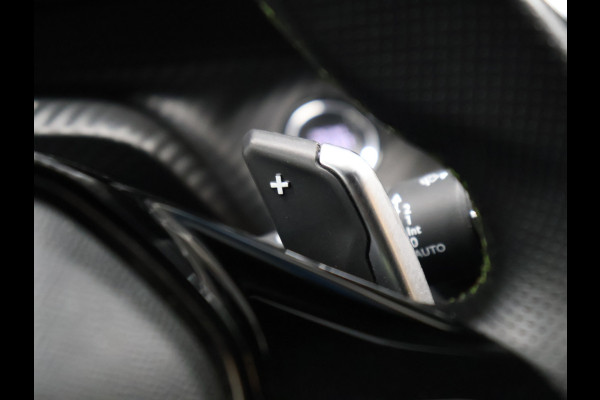 Peugeot 208 1.2 GT Pack [PANORAMADAK, CAMERA, APPLE CARPLAY, TREKHAAK, ANDROID, PDC, STOELVERWARMING, CRUISE, LANE ASSIST, MULTI FUNCTIONEEL STUURWIEL, LED, AUTOMAAT, NAVIGATIE, NIEUWSTAAT]