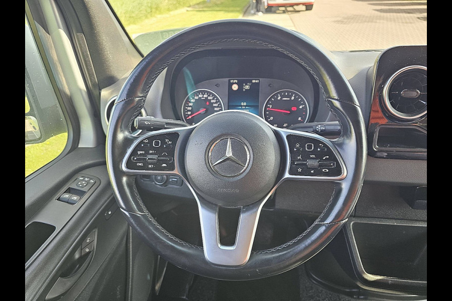 Mercedes-Benz Sprinter 319 L3H2 Maxi LED 2x Schuif 3.5t-Trekhaak Mbux10 Distronic AAC 360 Camera Navi LM Velgen 190 PK