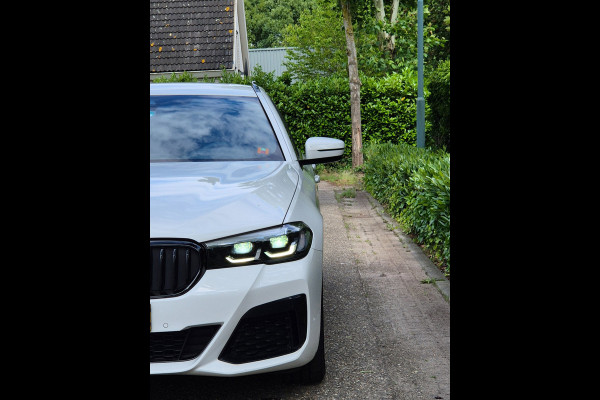 BMW 5 Serie Touring 530e M Sport LED CarPlay Elek. Stoelen 100% dealer onderhouden 530e Business Edition Plus
