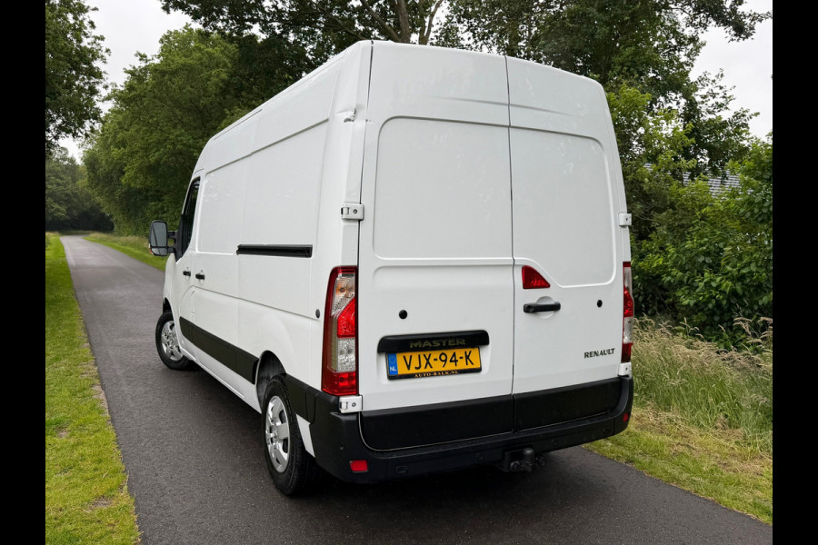 Renault Master T33 2.3 dCi 135 L2H2 Work Edition |'' 104.000 KM '' + Achteruitrijcamera Nu € 13.999,- EX BTW