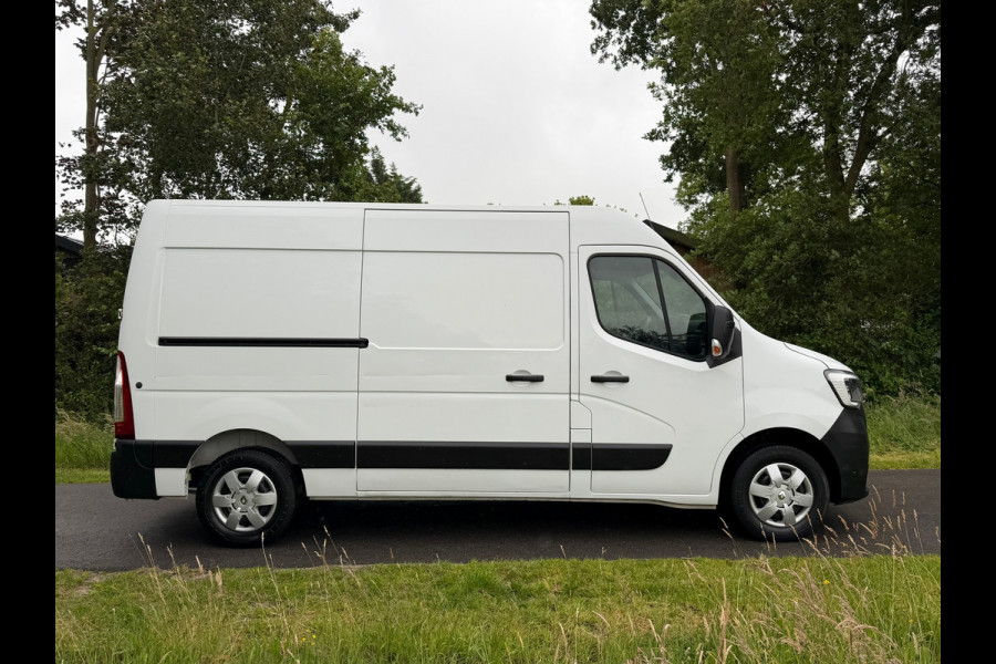 Renault Master T33 2.3 dCi 135 L2H2 Work Edition |'' 104.000 KM '' + Achteruitrijcamera Nu € 13.999,- EX BTW