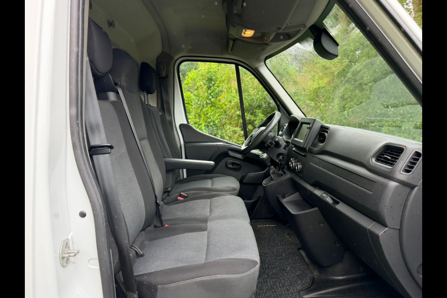 Renault Master T33 2.3 dCi 135 L2H2 Work Edition |'' 104.000 KM '' + Achteruitrijcamera Nu € 13.999,- EX BTW