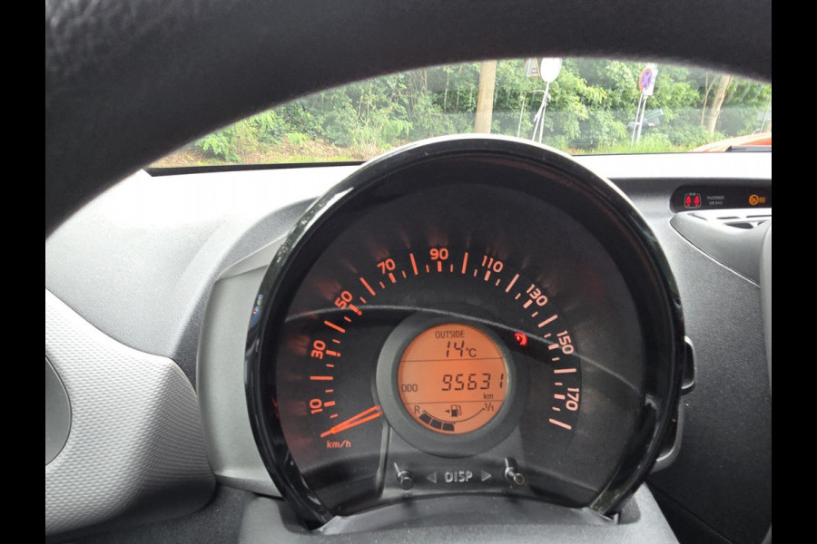 Peugeot 108 1.0 e-VTi Active | 1E EIGENAAR | 12MND GARANTIE | AIRCO | ELEC RAMEN | NW APK |