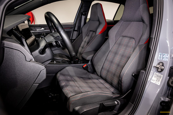 Volkswagen Golf 2.0 TSI GTI|Cam|Trekhaak|Acc|Dealer onderhou