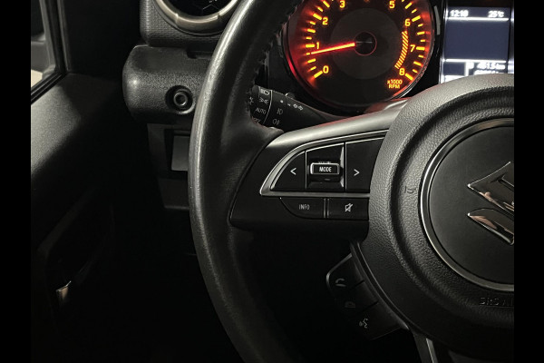 Suzuki Jimny 1.5 Stijl *4 Persoons* Trekhaak | Cruise-/ climate control | Stoelverwarming | Airco | Navigatie | Carplay