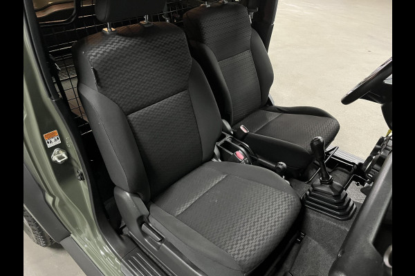 Suzuki Jimny 1.5 Stijl *4 Persoons* Trekhaak | Cruise-/ climate control | Stoelverwarming | Airco | Navigatie | Carplay