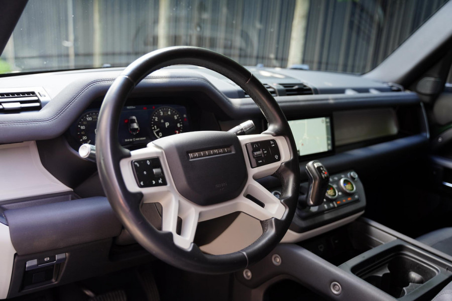 Land Rover Defender P400 110 X-Dynamic 7p. / Urban