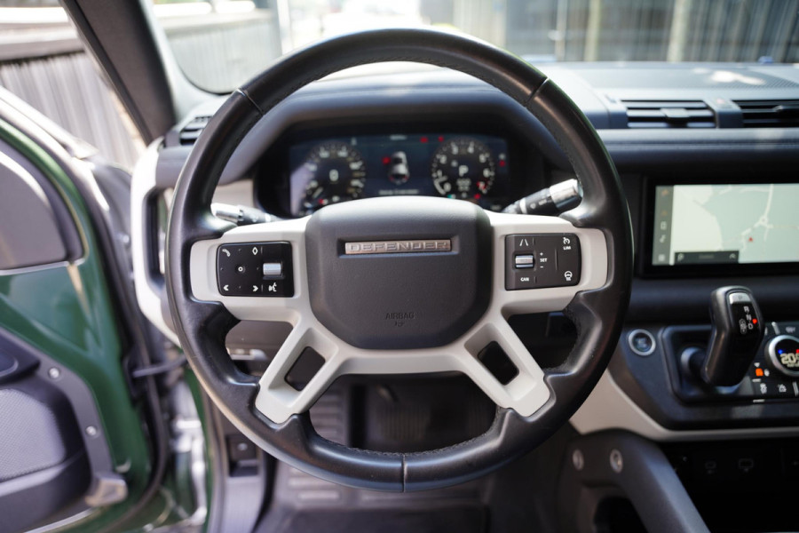 Land Rover Defender P400 110 X-Dynamic 7p. / Urban