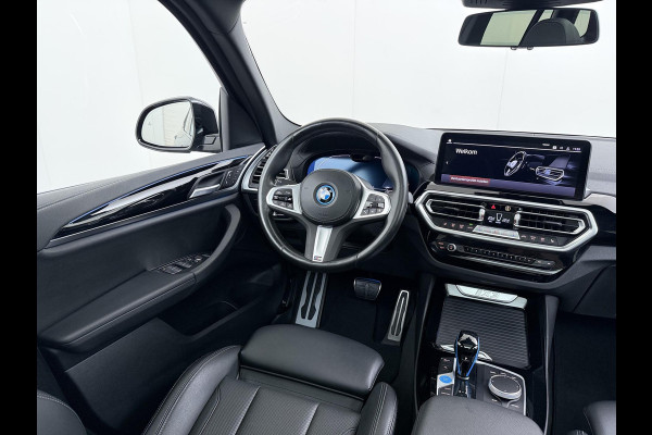 BMW iX3 Executive 80 kWh VAN: 44.900,- VOOR: 40.877,- UW WKVOORDEEL: 4.023,- | M-Sport |SOH 99% | ELEKTRISCHE TREKHAAK| ELEKTRISCHE ACHTERKLEP| PANORAMADAK| DRIVING ASSISTENT PROFESSIONAL| DODE HOEK SENSOR| STOELVERWARMING