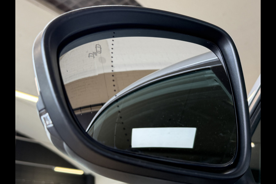 Renault Captur 1.3 MHEV 160 R.S. Line | Groot Navi | 18 " | Camera | Led | Stoel & Stuur Verwarming 100% Dealer onderhouden!