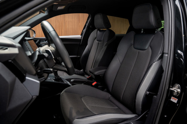 Audi A1 Sportback 35 TFSI 3X SLine Leer Navi Virtual Climate PDC LM velgen Stoelverwarming Zwarte binnenhemel Carplay