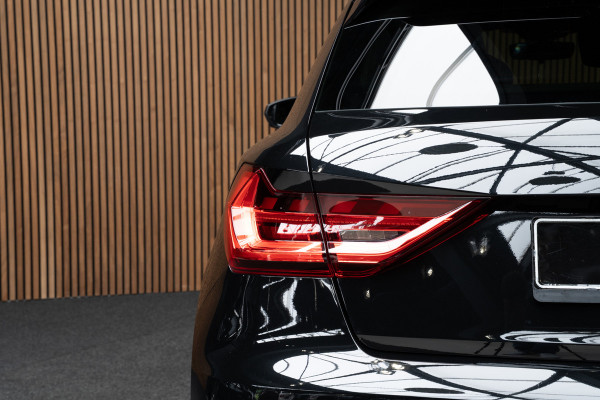 Audi A1 Sportback 35 TFSI 3X SLine Leer Navi Virtual Climate PDC LM velgen Stoelverwarming Zwarte binnenhemel Carplay