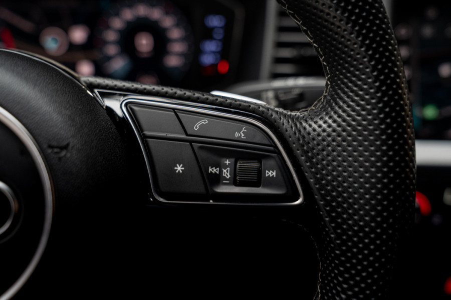 Audi A1 Sportback 35 TFSI 3X SLine Leer Navi Virtual Climate PDC LM velgen Stoelverwarming Zwarte binnenhemel Carplay