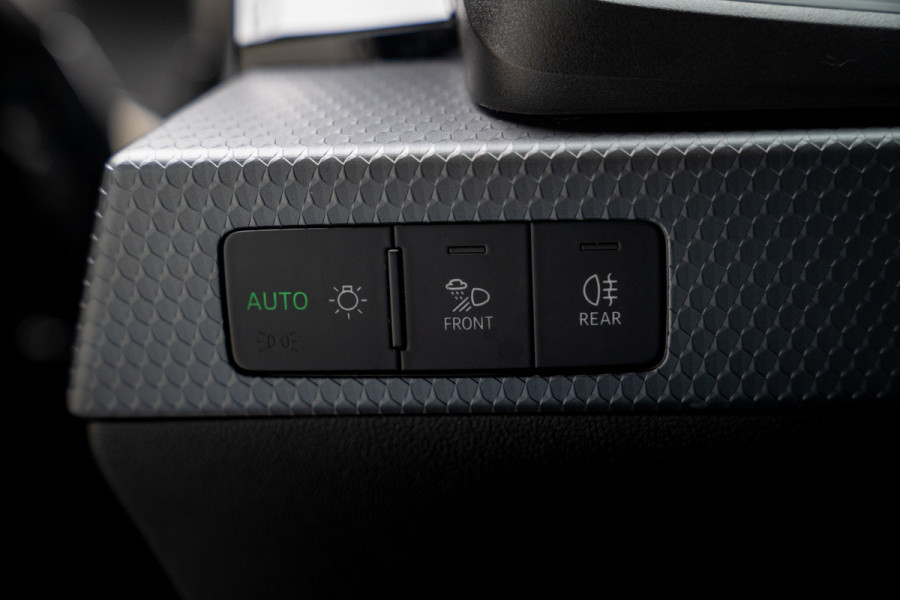 Audi A1 Sportback 35 TFSI 3X SLine Leer Navi Virtual Climate PDC LM velgen Stoelverwarming Zwarte binnenhemel Carplay