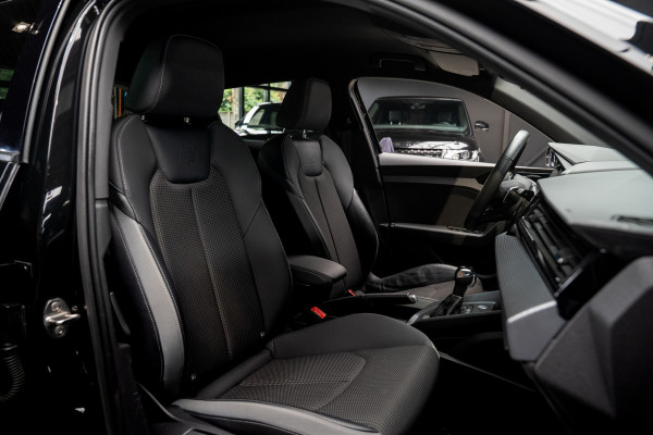 Audi A1 Sportback 35 TFSI 3X SLine Leer Navi Virtual Climate PDC LM velgen Stoelverwarming Zwarte binnenhemel Carplay