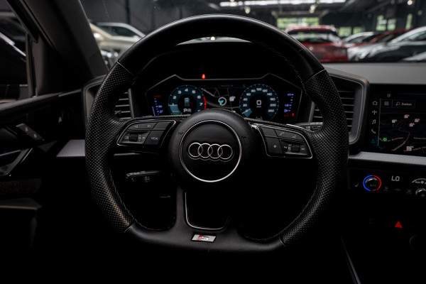 Audi A1 Sportback 35 TFSI 3X SLine Leer Navi Virtual Climate PDC LM velgen Stoelverwarming Zwarte binnenhemel Carplay
