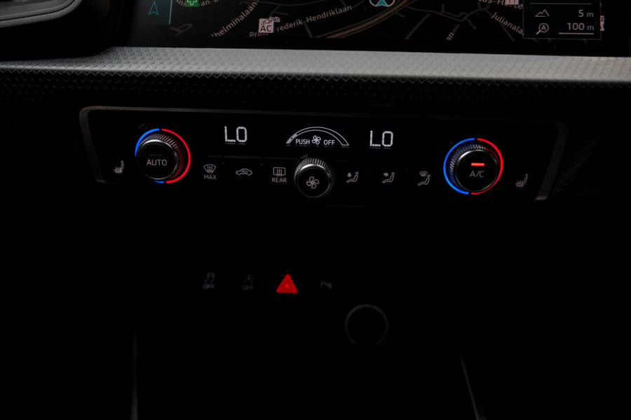 Audi A1 Sportback 35 TFSI 3X SLine Leer Navi Virtual Climate PDC LM velgen Stoelverwarming Zwarte binnenhemel Carplay