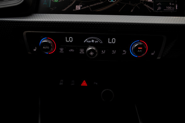 Audi A1 Sportback 35 TFSI 3X SLine Leer Navi Virtual Climate PDC LM velgen Stoelverwarming Zwarte binnenhemel Carplay