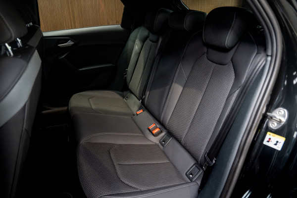 Audi A1 Sportback 35 TFSI 3X SLine Leer Navi Virtual Climate PDC LM velgen Stoelverwarming Zwarte binnenhemel Carplay