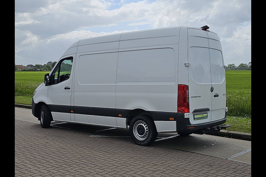 Mercedes-Benz Sprinter 317 L2H2 RWD 3.5t-Trekhaak Airco Camera Mbux PDC Standkachel Euro6 170 PK