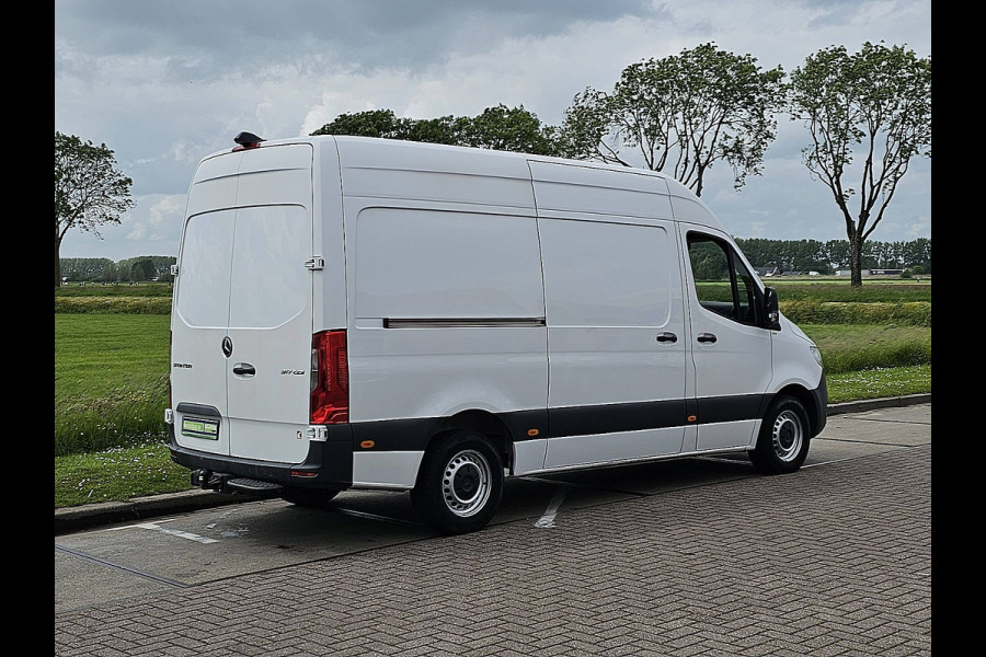 Mercedes-Benz Sprinter 317 L2H2 RWD 3.5t-Trekhaak Airco Camera Mbux PDC Standkachel Euro6 170 PK