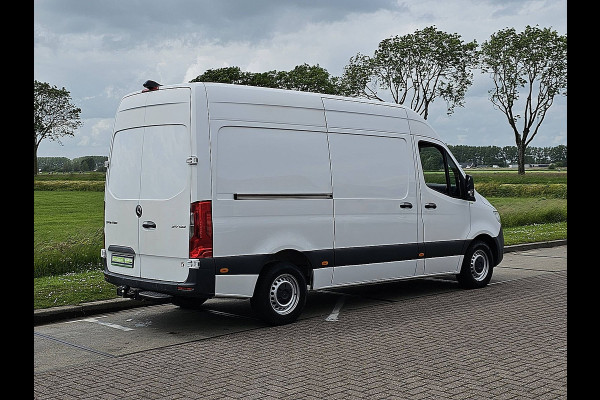 Mercedes-Benz Sprinter 317 L2H2 RWD 3.5t-Trekhaak Airco Camera Mbux PDC Standkachel Euro6 170 PK