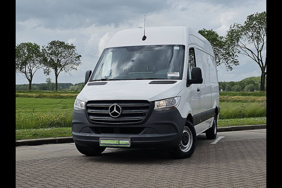 Mercedes-Benz Sprinter 317 L2H2 RWD 3.5t-Trekhaak Airco Camera Mbux PDC Standkachel Euro6 170 PK