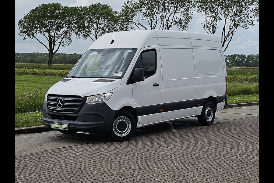 Mercedes-Benz Sprinter 317 L2H2 RWD 3.5t-Trekhaak Airco Camera Mbux PDC Standkachel Euro6 170 PK