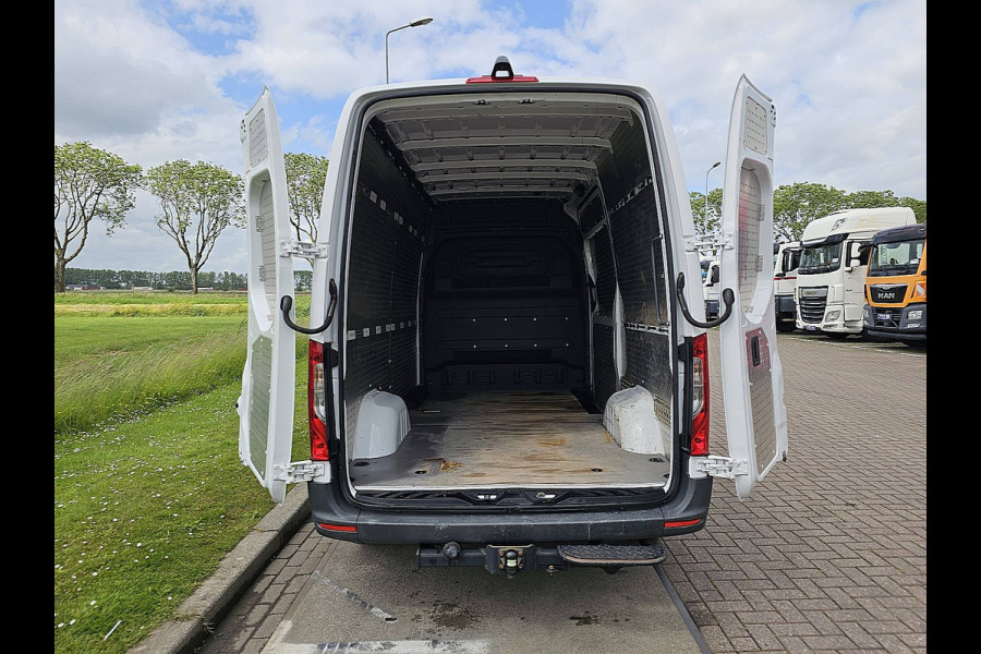 Mercedes-Benz Sprinter 317 L2H2 RWD 3.5t-Trekhaak Airco Camera Mbux PDC Standkachel Euro6 170 PK