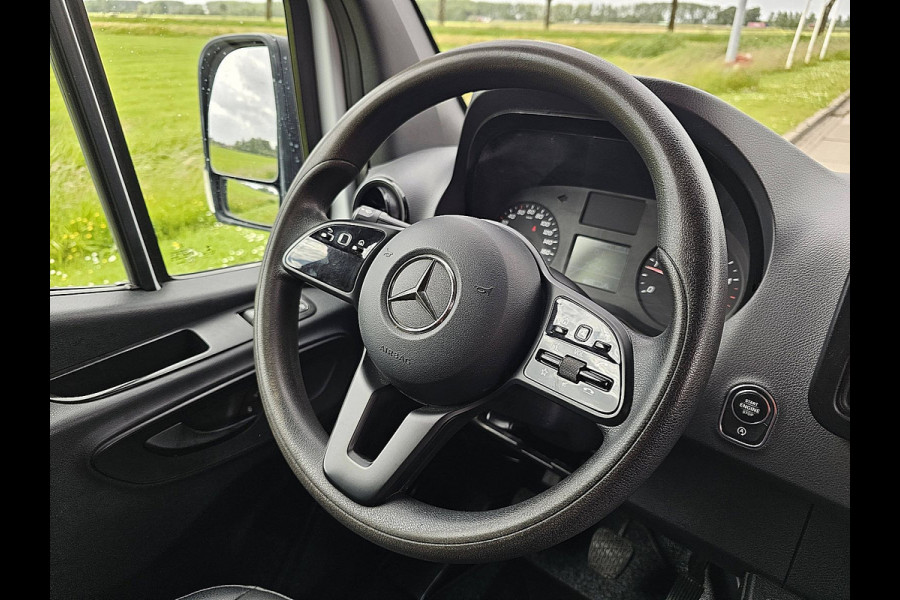 Mercedes-Benz Sprinter 317 L2H2 RWD 3.5t-Trekhaak Airco Camera Mbux PDC Standkachel Euro6 170 PK