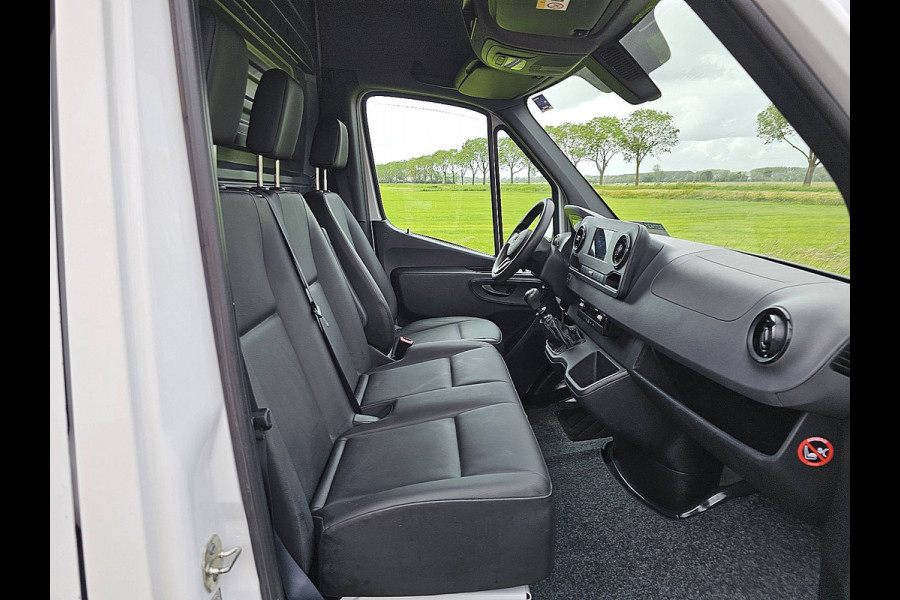Mercedes-Benz Sprinter 317 L2H2 RWD 3.5t-Trekhaak Airco Camera Mbux PDC Standkachel Euro6 170 PK