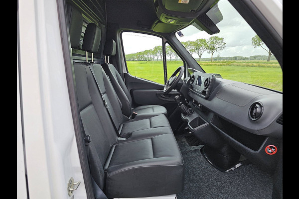 Mercedes-Benz Sprinter 317 L2H2 RWD 3.5t-Trekhaak Airco Camera Mbux PDC Standkachel Euro6 170 PK