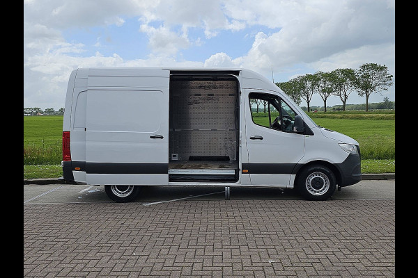 Mercedes-Benz Sprinter 317 L2H2 RWD 3.5t-Trekhaak Airco Camera Mbux PDC Standkachel Euro6 170 PK
