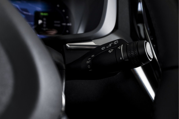 Volvo XC60 2.0 T8 Plug-in hybrid AWD Plus Dark | S/K-Panodak | Dig. Cockpit | Adapt. Cruise | Winterpakket | PDC | 360 Camera | NAV + App.Connect | ECC | Harman/Kardon | Elek. Klep | LM 19" | 9613