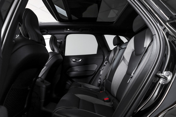 Volvo XC60 2.0 T8 Plug-in hybrid AWD Plus Dark | S/K-Panodak | Dig. Cockpit | Adapt. Cruise | Winterpakket | PDC | 360 Camera | NAV + App.Connect | ECC | Harman/Kardon | Elek. Klep | LM 19" | 9613