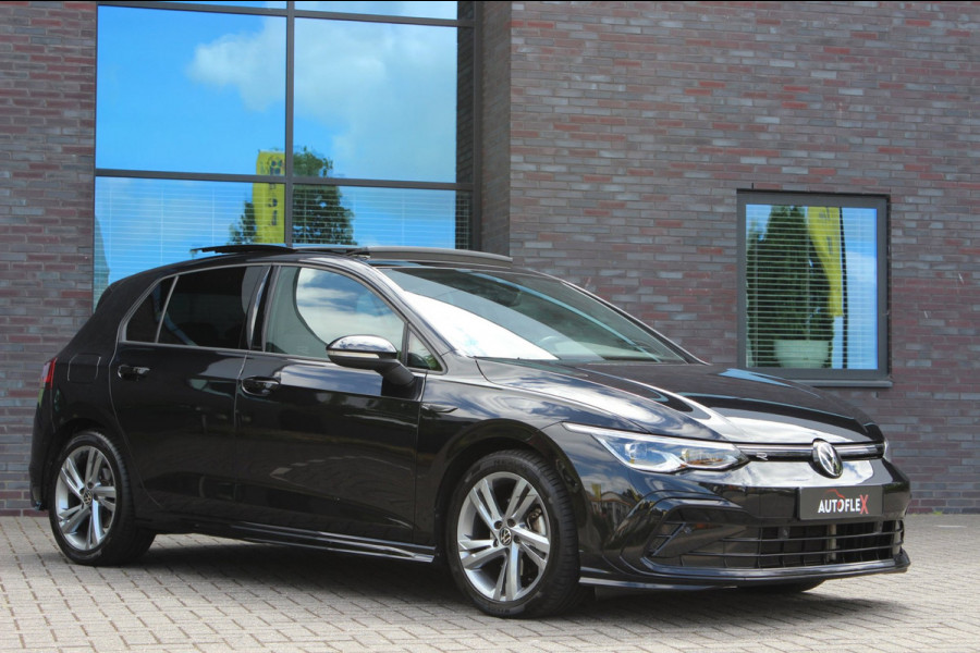 Volkswagen Golf 1.5 eTSI R-Line pano / IQ light