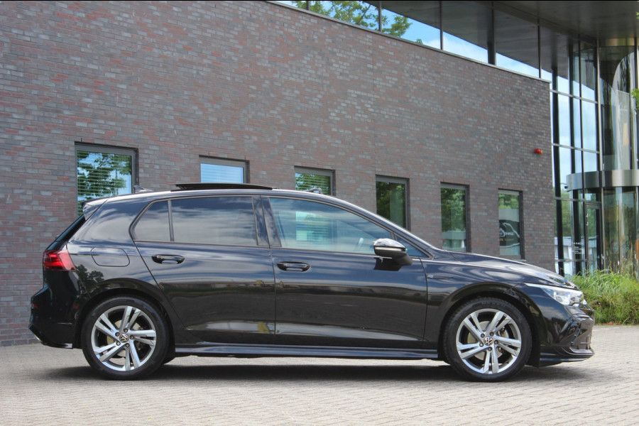 Volkswagen Golf 1.5 eTSI R-Line pano / IQ light
