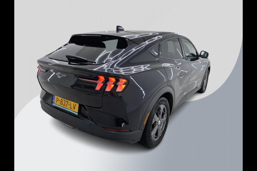 Ford Mustang Mach-E RWD 75 kWh 88.000 KM | SOH 92,5% | Technology Pack Plus | Panorama Dak | Volledig Lederen Interieur. | WORDT VERWACHT!