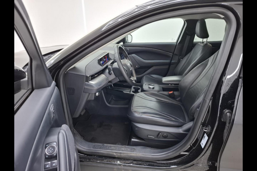 Ford Mustang Mach-E RWD 75 kWh 88.000 KM | SOH 92,5% | Technology Pack Plus | Panorama Dak | Volledig Lederen Interieur. | WORDT VERWACHT!