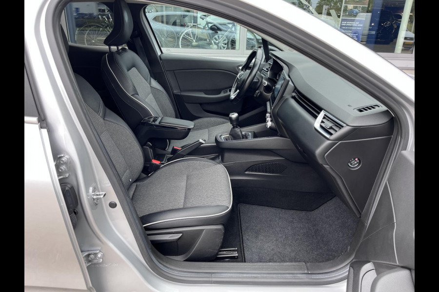 Renault Clio 1.0 TCe Intens 100pk | Navigatie | Pack Style | Trekhaak Afneembaar